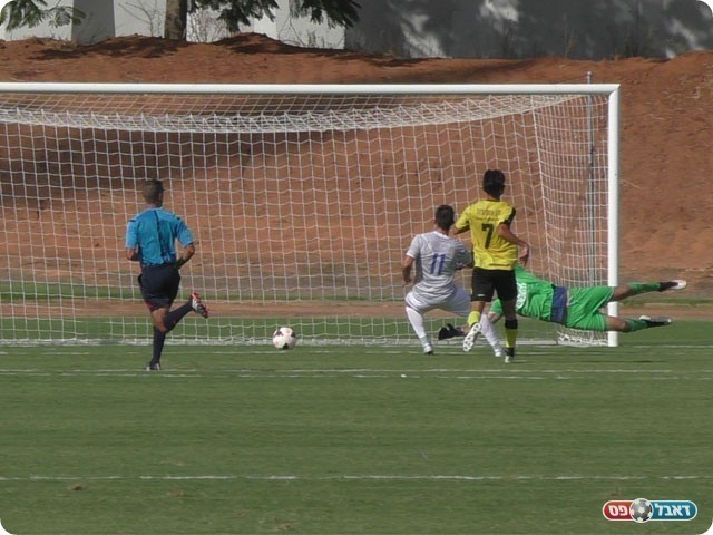 גיא עובדיה כובש מקרוב (שקד מורג)